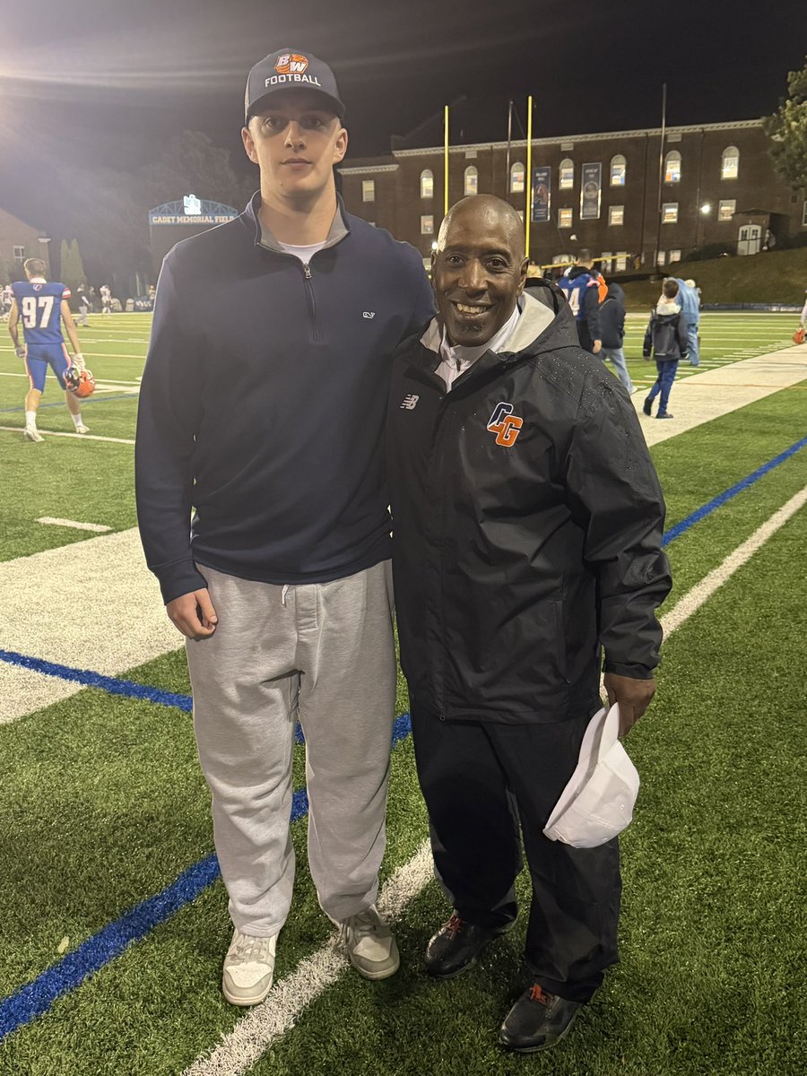 ColeCarmical's tweet photo. Great experience & energy @USCGA_Football game last night! Appreciate the invite & time spent with @CGrant721508 & @CoachJBWells! Thank you!
Also great to connect with former @BWHSFootball @LucasRoser2 & watch him do his thing! 
⚓🇺🇸🏈 #SemperParatus

@andrejones1185 @HIPWORKS365 @Coach_Canney @coachmattingly2