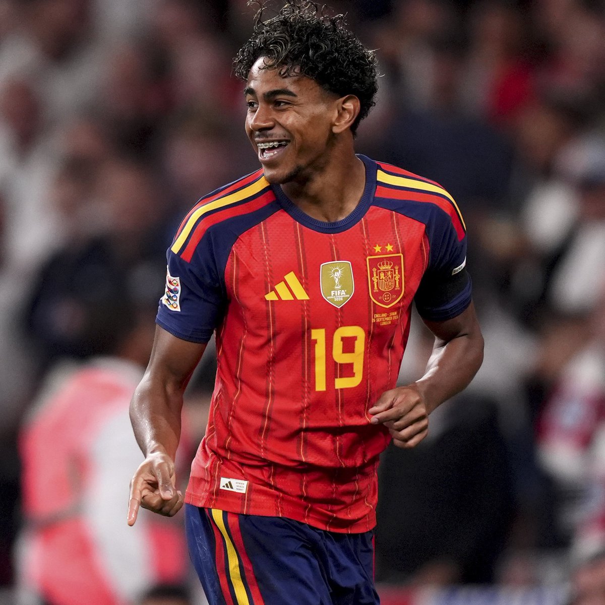 TouchlineX's tweet photo. 🚨 𝗧𝗥𝗨𝗘 𝗢𝗥 𝗙𝗔𝗟𝗦𝗘: Lamine Yamal has SECURED the 2026 Ballon d'Or after his win and TOP performance vs. England today. https://t.co/02n2fxPEwg