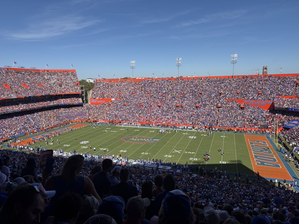 MBYSUF's tweet photo. Go Gators 🐊 https://t.co/9Gj9IBL0wO