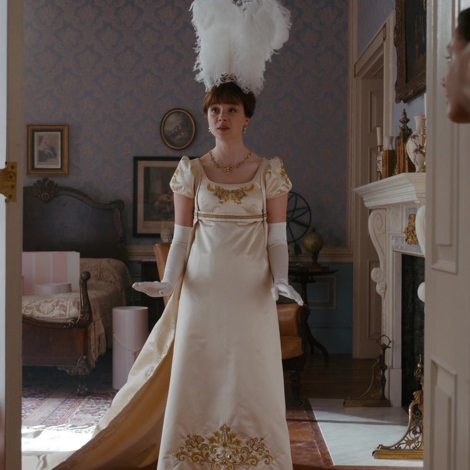 eloiseverse's tweet photo. Eloise's first appearance in every Bridgerton season https://t.co/DRpjOSyJsQ