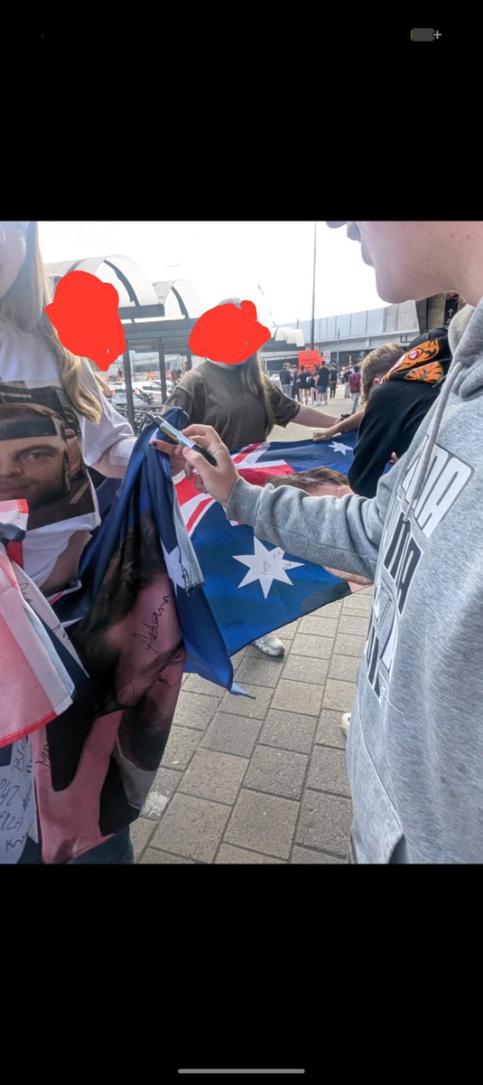 AhrmyB88947's tweet photo. @aethrfnt @scarimunga @CrusadesNZ So cool meeting you guys  also would you guys mind if we got a photo tommorow with the flag you guys are only a few seats down from me so I could walk over  ? https://t.co/qE6eBBLhVa