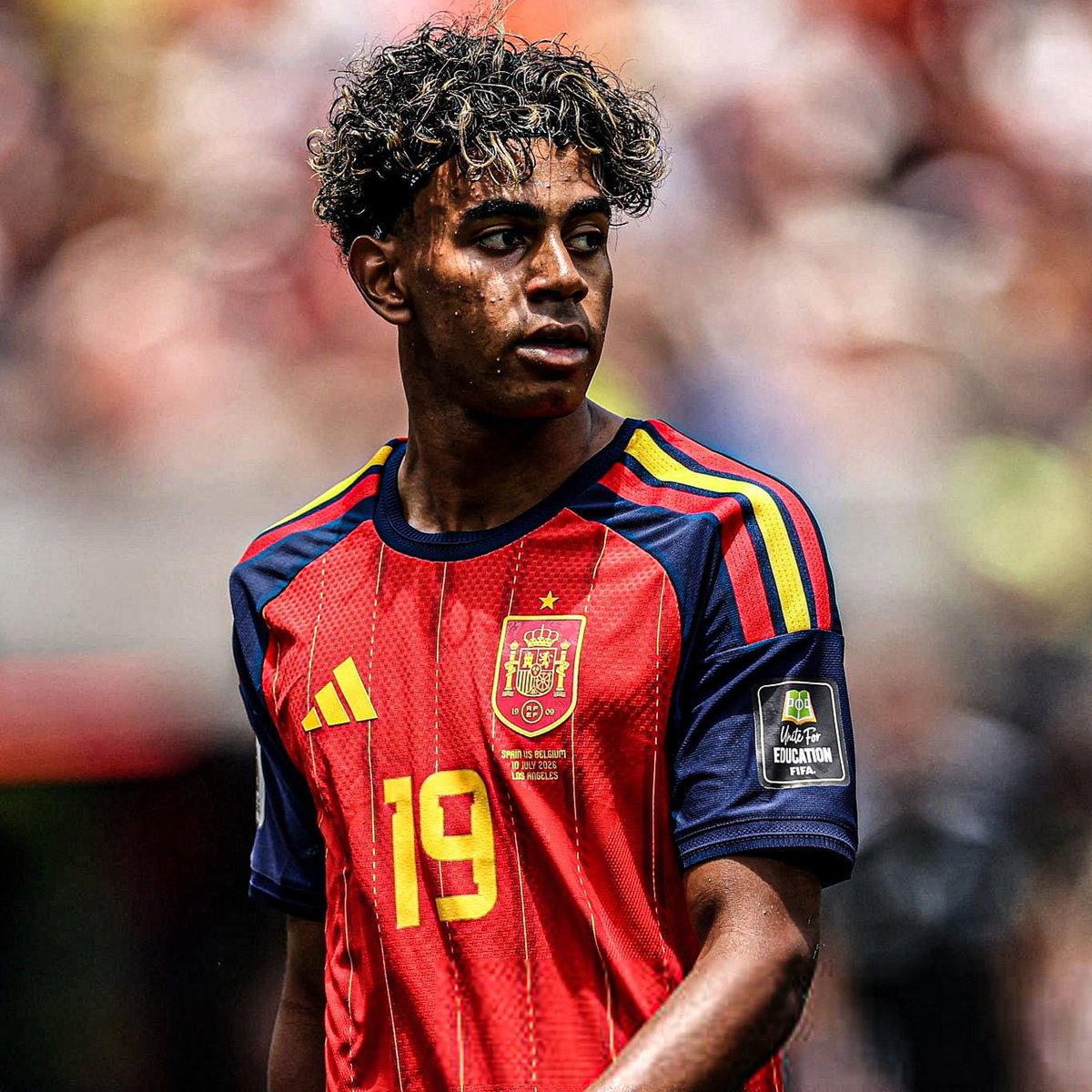 BarcaUniversal's tweet photo. 🌟 Now there are NO doubts... Lamine Yamal has SECURED the 2026 Ballon d'Or today:

✅ Win vs. England
✅ Goal vs. England
✅ TOP performance on defence https://t.co/2XG6rAF1B9