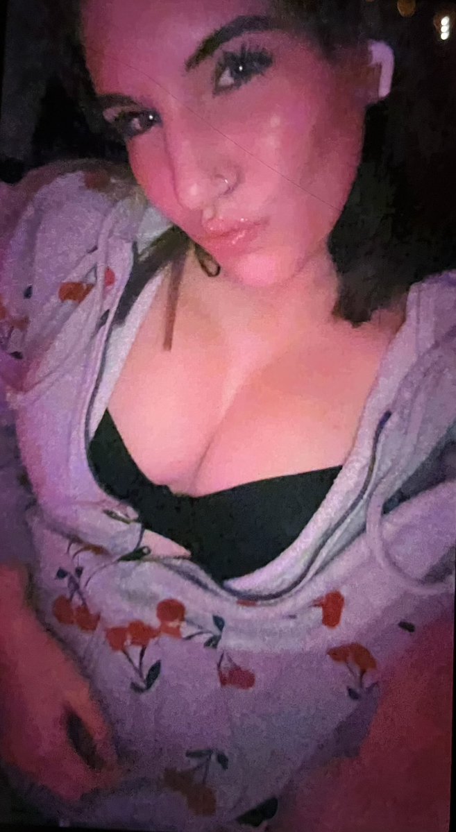 Enteralunkwz's tweet photo. College girl leaked #college #bigboobs #whitegirl #missionary #leaked https://t.co/P0PIQjz9mT