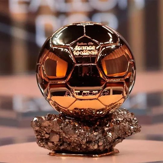 BarcaUniversal's tweet photo. 🌟 Now there are NO doubts... Lamine Yamal has SECURED the 2026 Ballon d'Or today:

✅ Win vs. England
✅ Goal vs. England
✅ TOP performance on defence https://t.co/2XG6rAF1B9