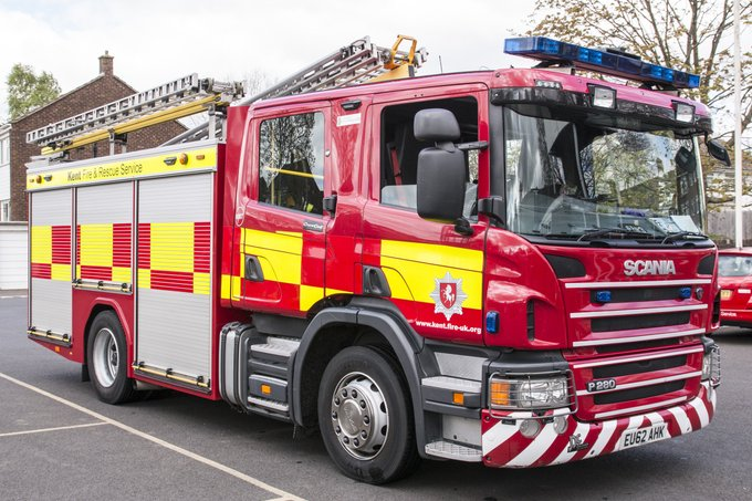 kentfirerescue's tweet photo. Firefighters extinguished a house fire in #Swanscombe this evening.  
More here: https://t.co/rCRR71Wlxe https://t.co/kPkNzcyR0e