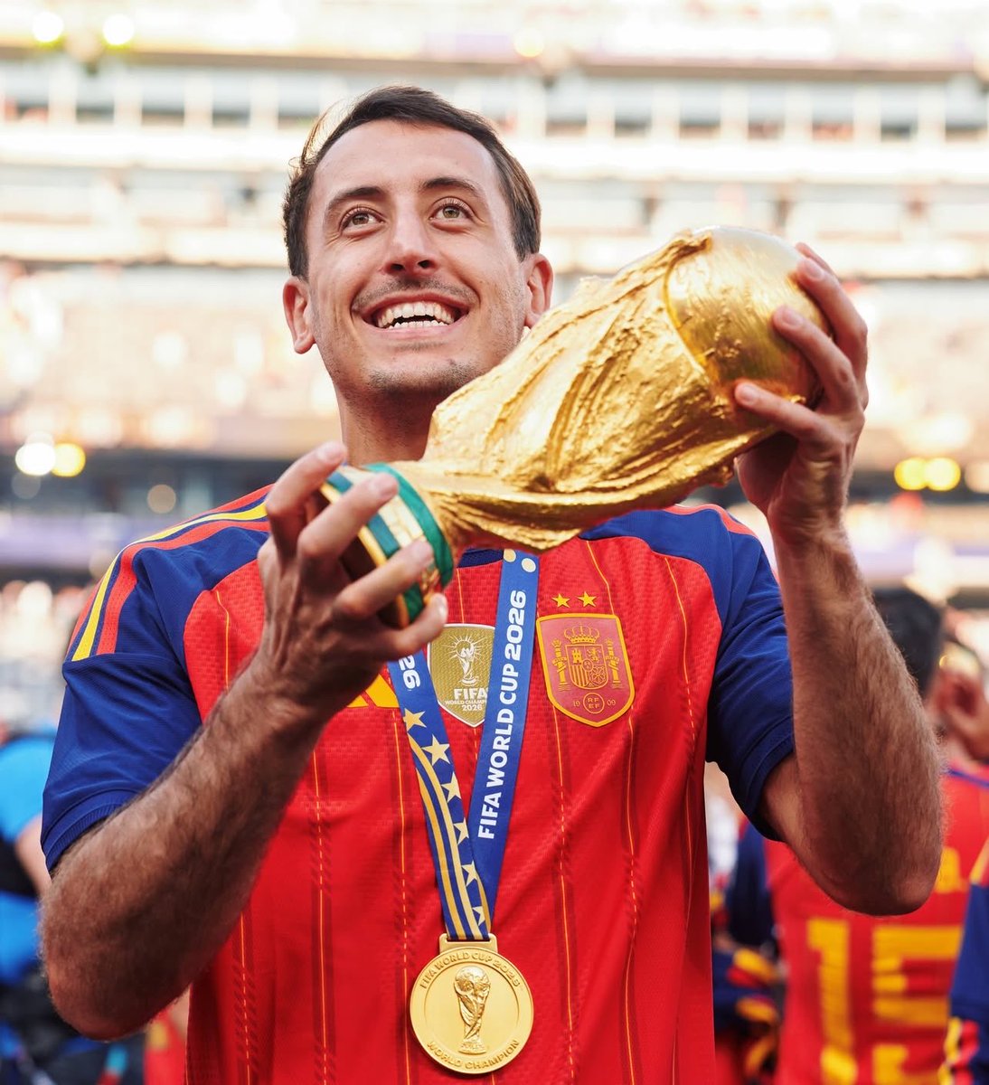 FCB_nenn's tweet photo. Oyarzabal hizo 33 goles, dio 5 asistencias, ganó un título con la Real y marcó 5 goles en el Mundial

En qué mundo Mbappé tuvo una mejor temporada que él? https://t.co/uyIWjkOM4H