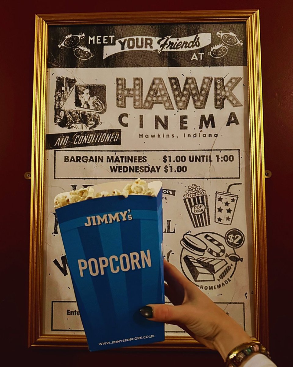 Phoenix_Ldn's tweet photo. We have a question for you nerds… What's better than popcorn? 

Popcorn in the upside down !!! 🍿🍿🍿

We have BRAND NEW warm salted popcorn available to you on your next trip to Hawkins! 

#theatre #frontofhouse #strangerthings #strangerthingslondon #popcorn https://t.co/dhDTo6PN7f