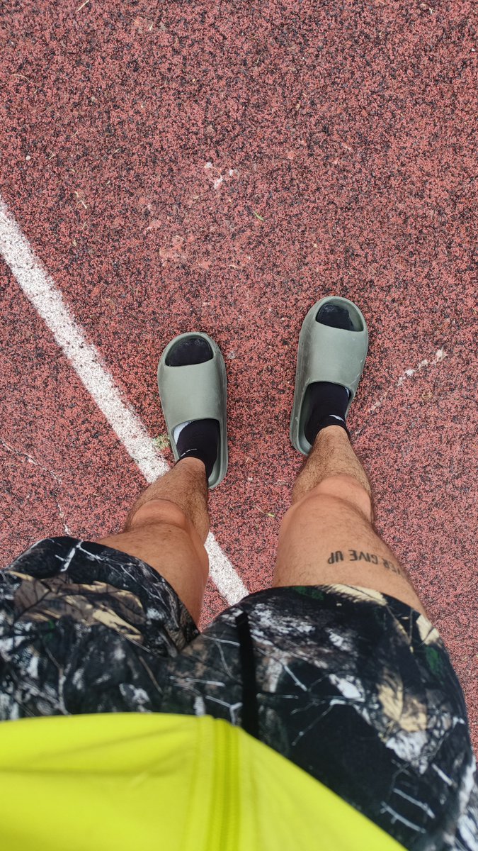 HugoValensi's tweet photo. Hoy fue un buen día de distancia
17k.
Mañana nos esperan 5k en carrera.
STRAVA ⤵️ https://t.co/OAwqxCWGWf
@CanalRunning
#runner #running https://t.co/L9LNOWq8zs