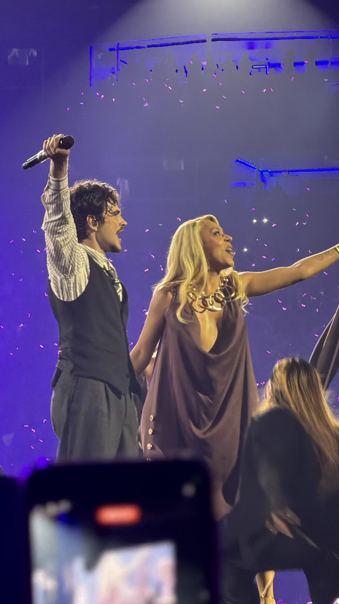 MarcusGralha's tweet photo. os maiorais @jaoromania @ErikakHilton ❤️ https://t.co/14bex7bEYg
