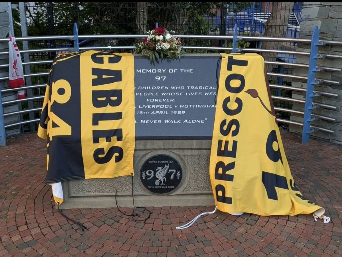 PrescotCablesFC's tweet photo. A number of our supporters travelling to Sheffield today paid their respects to the 97 #LFC supporters who lost their lives at Hillsborough. https://t.co/6ngtPn52D6