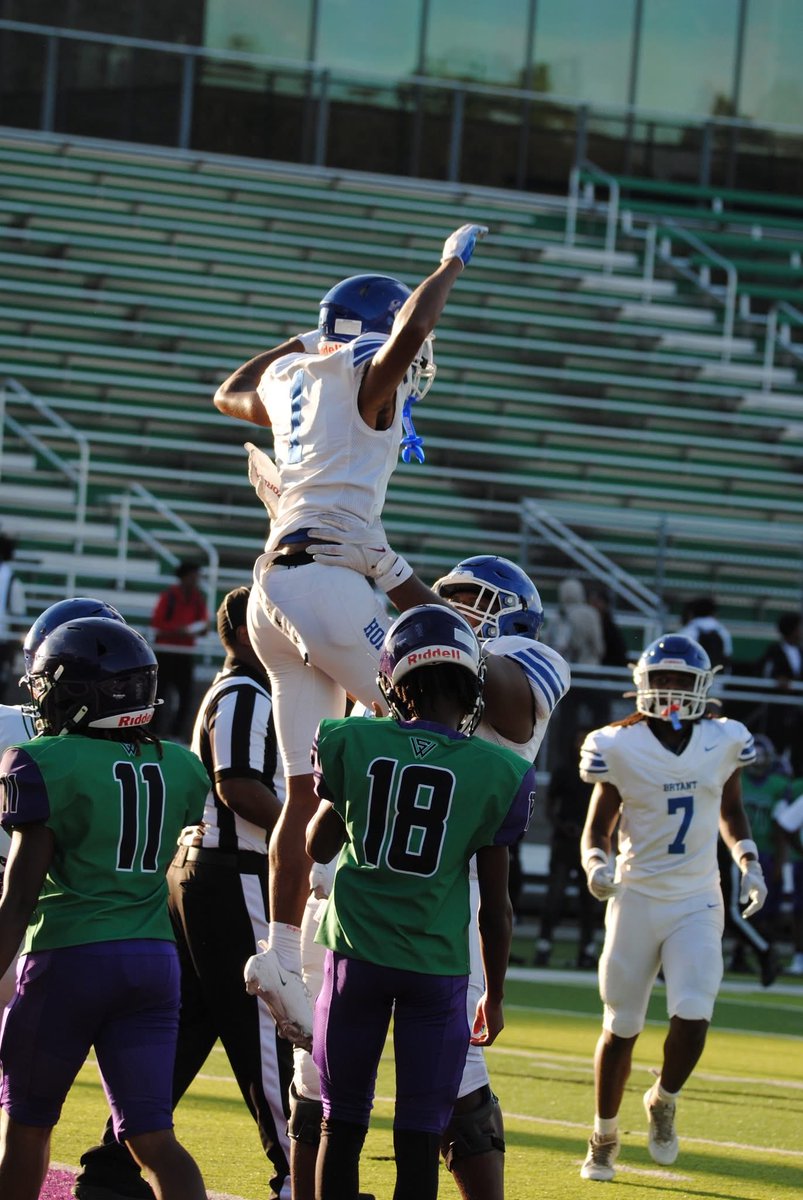 CK3CadenKnox's tweet photo. I played only a half but was able to help my team to a victory over Southwest 9th grade. We won 42-0.
Stats: 1 target
             1 reception 
             1 touchdown
             28 receiving yards https://t.co/8mQq0L9TKf