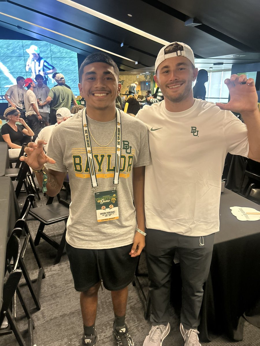 Nolimit_Ace10's tweet photo. Had a great time at Baylor today with the Win over Colorado.Thanks @CoachBoEls for the opportunity and an amazing day. It was great Taking tips and meeting new people. @dmflores15 @TaftRaider @TaftFootballREC @CoachMolina_ @RStade34 @CoachFalcon210 https://t.co/8n3oFgnStH