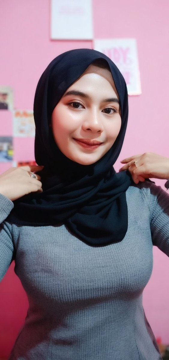 evhalopaa's tweet photo. Hijab

https://t.co/8ykTkVMS7A https://t.co/v7zHwG1CGv