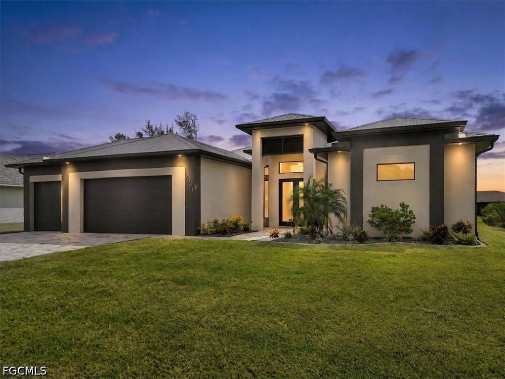 APetrizze's tweet photo. New Listing: 2001 SW 8th CT, Cape Coral. 3-bed pool home with Highlander Canal views, built 2023. $684,900. #NewListing
https://t.co/VkpTn7Z35z https://t.co/z08JOcXW1X