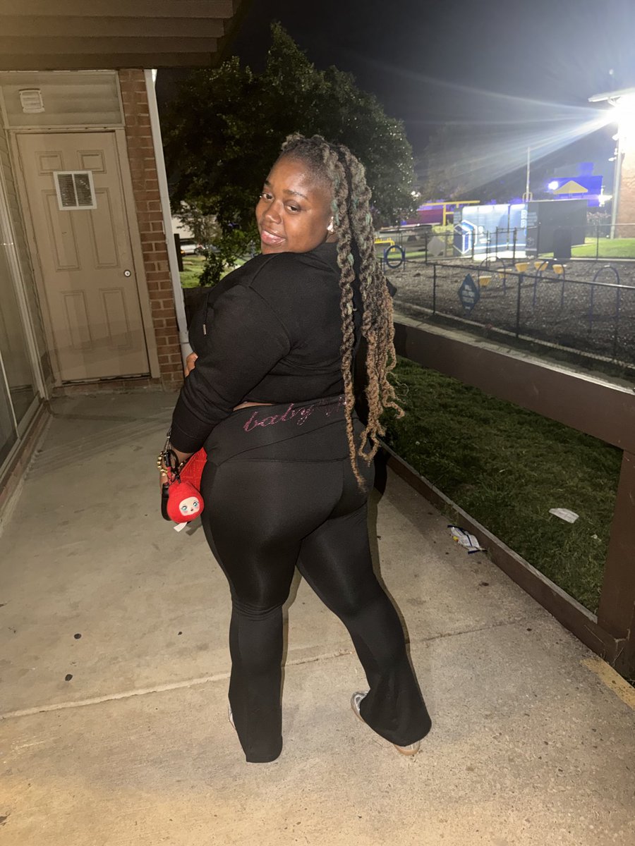 originaldana_'s tweet photo. just a fat girly 🖤💋 https://t.co/heLHZjQ1q0