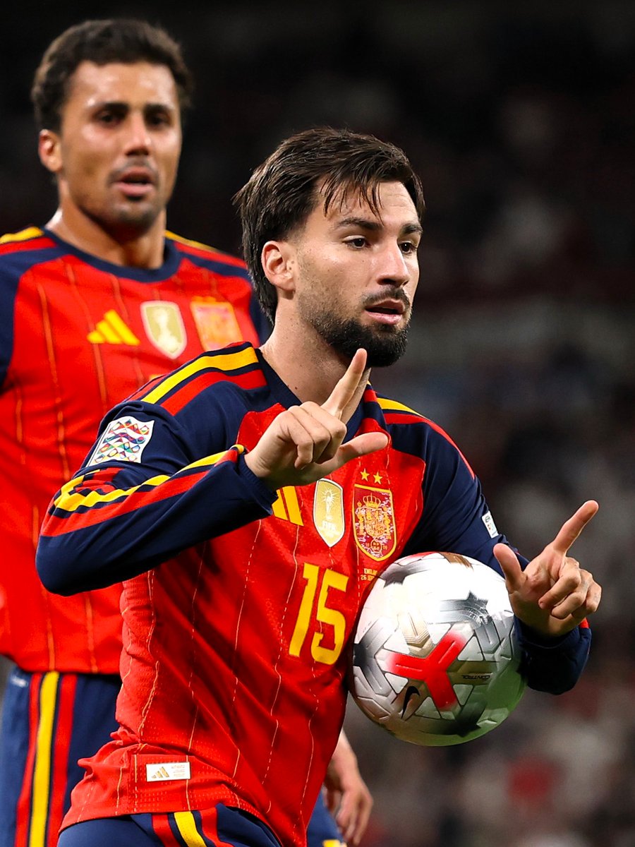 fifaworldcup_es's tweet photo. Los campeones están de vuelta. 🇪🇸

#CopaMundialFIFA https://t.co/KgZP9ZnbHv