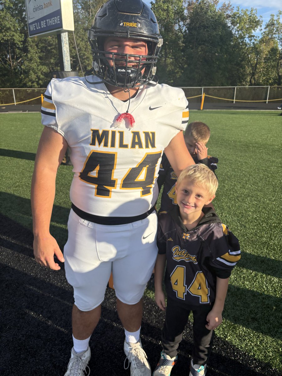 MilanIndianFB's tweet photo. Good conference win for the Indians last night and enjoyed honoring our youth players last night at the game. 120 players k-12 showed up to support the Indians and be recognized at halftime.  Thanks to all the volunteer coaches and officers  who make it happen! https://t.co/RMe932XW7E
