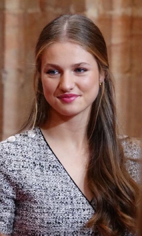 Princessle1yd7's tweet photo. Sometimes the best photographs are the ones where you weren’t trying too hard. 😊📸
Just a genuine smile and a beautiful moment.
Do you prefer natural photos or posed ones? This my zangi 👇👇👇
4594400829 https://t.co/e8vtmiYuGt