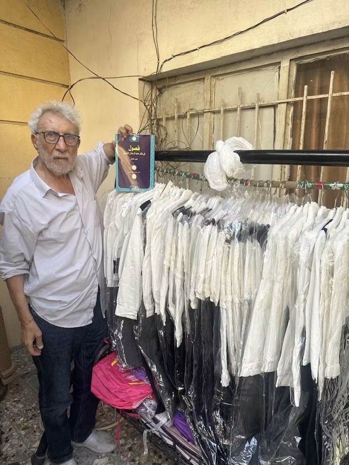 ALshabandr's tweet photo. اخواني 
هذه وجبة جديدة من ( صدريات ) مدرسية تم توزيعها اليوم وتم شرائها من تبرعاتكم الزكية 
اخواني
كنت أتصور ان العطاء طريق إلى الاطمئنان الروحي ولكن بالتجربة ثبت لي أن العطاء. هو الاطمئنان بحد ذاته 
كان للشاب المؤمن البروليتاري  مهندس يوسف لولب الحركة 
اخواني ليس مني إلا السعي ولا املك من هذه الدنيا سوى قلمي وحريتي وضميري
صورني واني ادري 
انما الانسان تثر 
رياء من اجل الفقراء
#رياء_من_اجل_الفقراء
للمساهمة ولو بألف دينار سوبر كي باسم غالب 910181132291
او باسم يوسف 1844539369