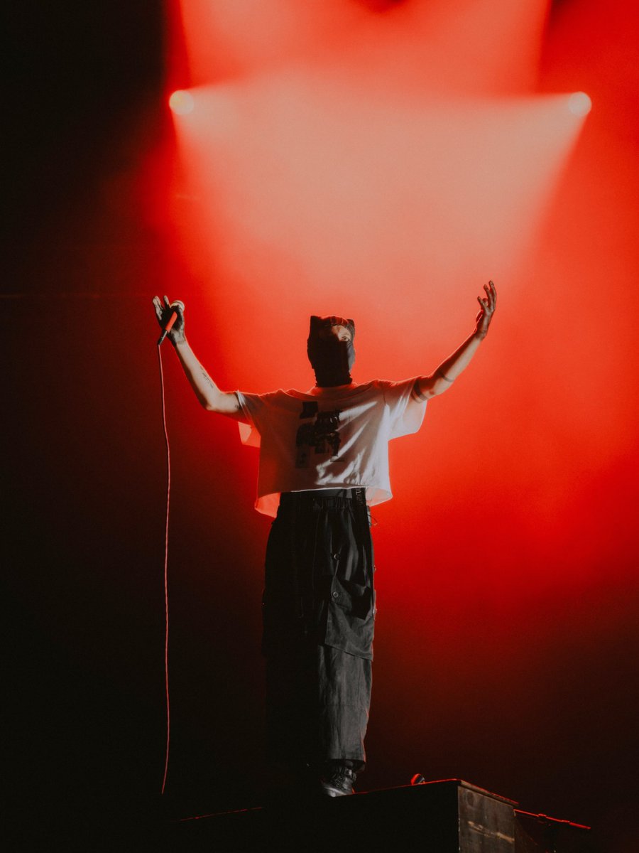shrinktonothing's tweet photo. tyler robert joseph you are mesmerising 

jfino. photo on ig https://t.co/vljXSmTMYq