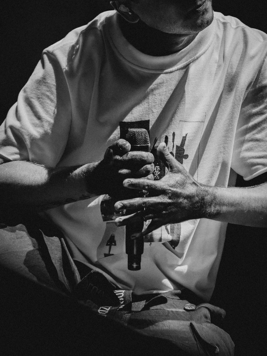 shrinktonothing's tweet photo. tyler robert joseph you are mesmerising 

jfino. photo on ig https://t.co/vljXSmTMYq
