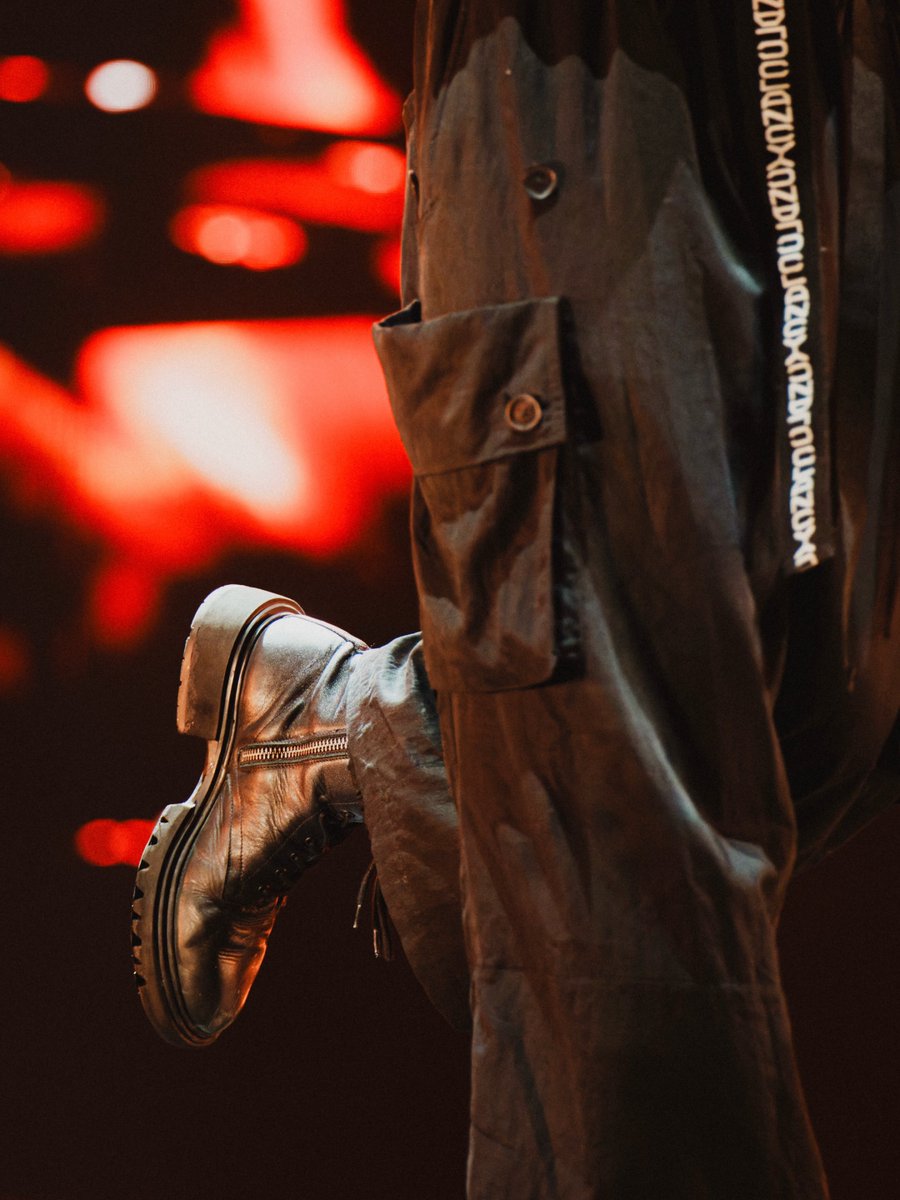 shrinktonothing's tweet photo. tyler robert joseph you are mesmerising 

jfino. photo on ig https://t.co/vljXSmTMYq
