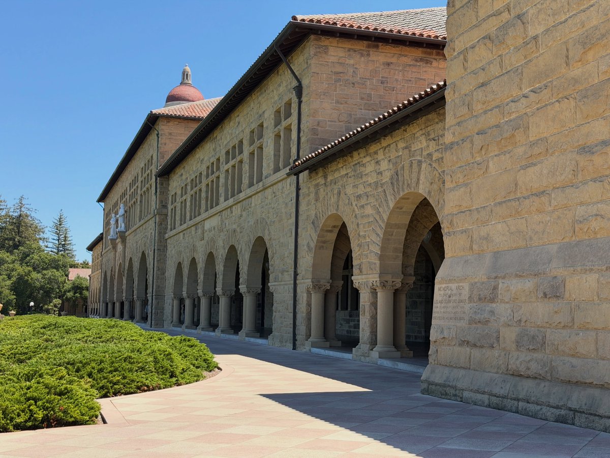 emilyrobinbts1's tweet photo. Stanford University campus. https://t.co/n35M4MgyPH
