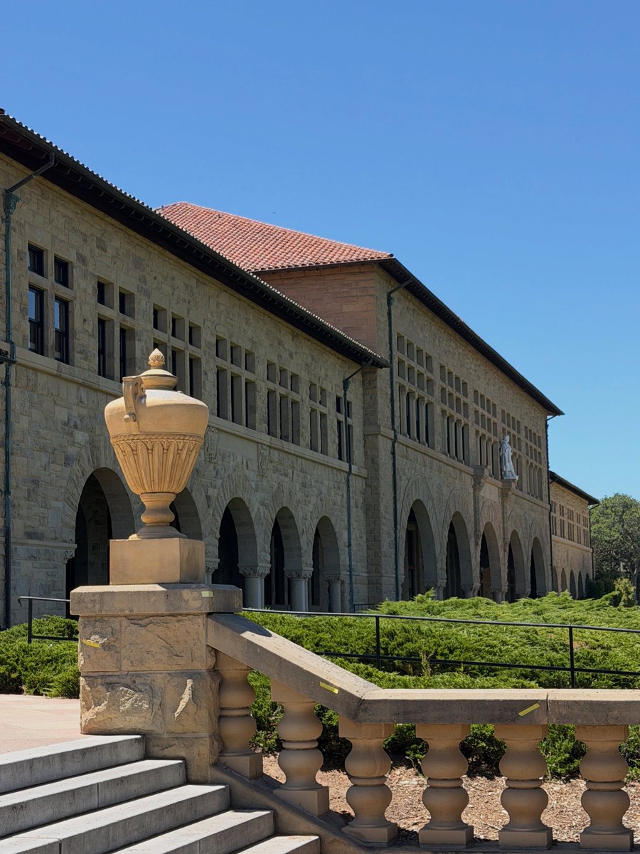 emilyrobinbts1's tweet photo. Stanford University campus. https://t.co/n35M4MgyPH