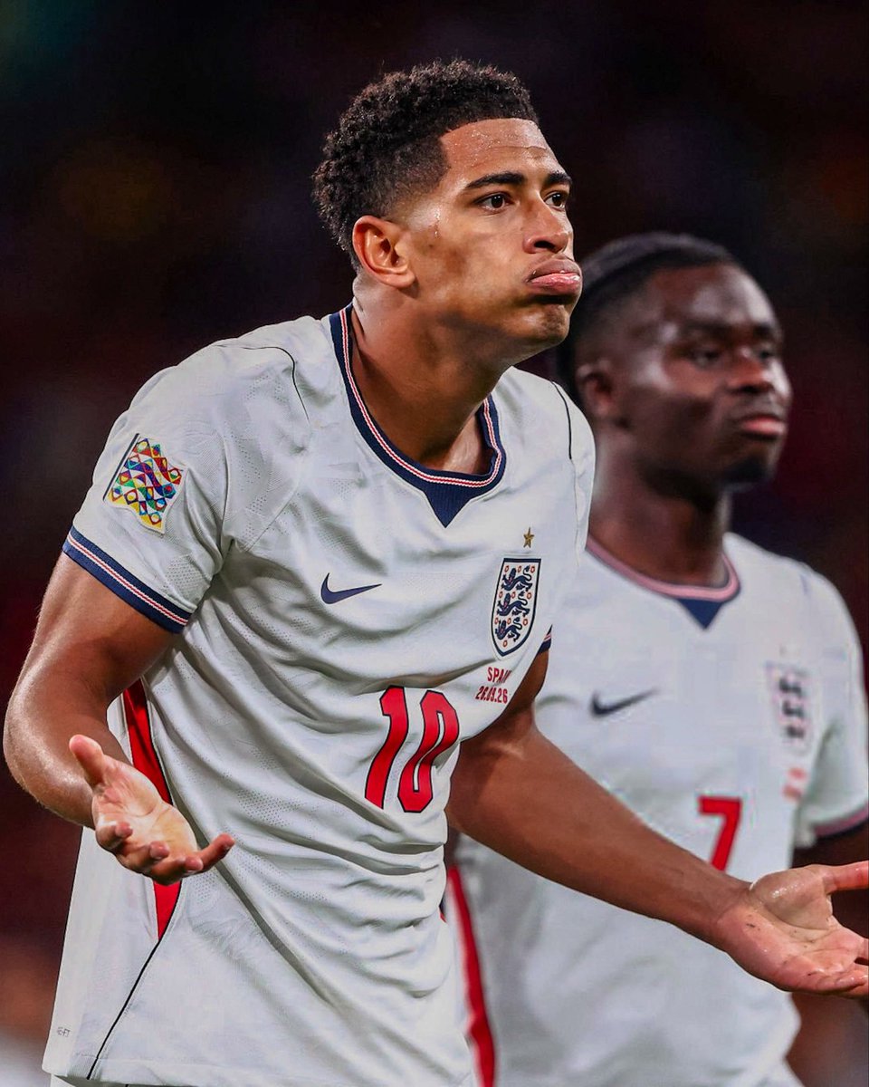 RisingStarXI's tweet photo. 🏴󠁧󠁢󠁥󠁮󠁧󠁿✨ 𝐉𝐔𝐃𝐄 𝐁𝐄𝐋𝐋𝐈𝐍𝐆𝐇𝐀𝐌 (𝟐𝟑) against Spain: 

• 1 ASSIST
• WON A PENALTY 
• MOST CHANCES CREATED (5)
• 2 Big Chances Created
• 4 / 4 Accurate Long Balls 
• 40 / 43 Accurate Passes
• 5 Passes Into Final Third
• 64 Touches
• 5 Recoveries 
• 3 Touches In Opposition Box

𝐌𝐀𝐒𝐓𝐄𝐑𝐂𝐋𝐀𝐒𝐒. ✨