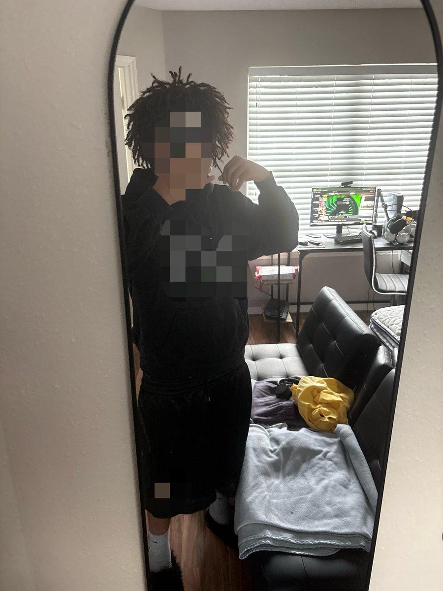 DominantDadaMan's tweet photo. #nsfwtwt intro
🖤19 y/o male ‼️MDNI‼️
🖤 Black athletic/multi-sport athlete
🖤 7" thick cock
🖤 100% Dominant / Master
🖤 Degrader • Owner • Sadist
🖤 Brat tamer • Primal hunter
🖤 Looking for obedient toys who know their place
DMs open if you can take it. #cnc #bdsm #rapekink https://t.co/m6gdLXeriF