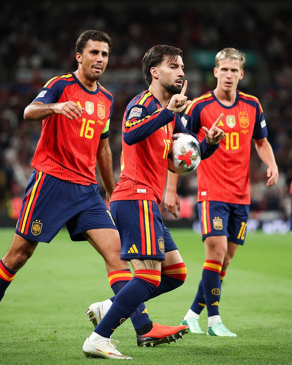 ActuFoot_'s tweet photo. 🚨🚨 L’ESPAGNE 🇪🇸 N’A PLUS PERDU DEPUIS 19 MATCHES ET 475 JOURS !!!! 💪🤩

Série en cours :

✅ 3-2 vs Angleterre 🏴󠁧󠁢󠁥󠁮󠁧󠁿 
✅ 1-0 vs Argentine 🇦🇷
✅ 2-0 vs France 🇫🇷
✅ 2-1 vs Belgique 🇧🇪
✅ 1-0 vs Portugal 🇵🇹
✅ 3-0 vs Autriche 🇦🇹
✅ 1-0 vs Uruguay 🇺🇾
✅ 4-0 vs Arabie saoudite 🇸🇦
🤝 0-0 vs Cap-Vert 🇨🇻
✅ 3-1 vs Pérou 🇵🇪
🤝 1-1 vs Irak 🇮🇶
🤝 0-0 vs Égypte 🇪🇬
✅ 3-0 vs Serbie 🇷🇸
🤝 2-2 vs Turquie 🇹🇷
✅ 4-0 vs Géorgie 🇬🇪
✅ 4-0 vs Bulgarie 🇧🇬
✅ 2-0 vs Géorgie 🇬🇪
✅ 6-0 vs Turquie 🇹🇷
✅ 3-0 vs Bulgarie 🇧🇬