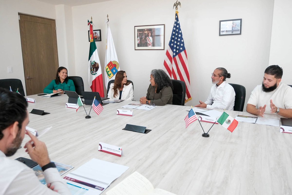 GobQuintanaRoo's tweet photo. Quintana Roo fortalece su presencia internacional a través del diálogo y la cooperación.

La gobernadora @MaraLezama encabezó el encuentro con integrantes del Grupo de Trabajo Hispano de la Asamblea y el Senado estatal de Nueva York... https://t.co/PscbE431FX