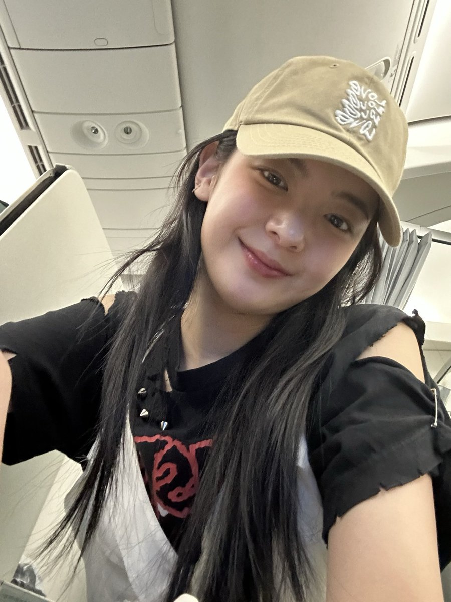 nqtshy's tweet photo. yeji wrote some in my pocket lyrics about her i just Know it https://t.co/JOnUIbO1GG