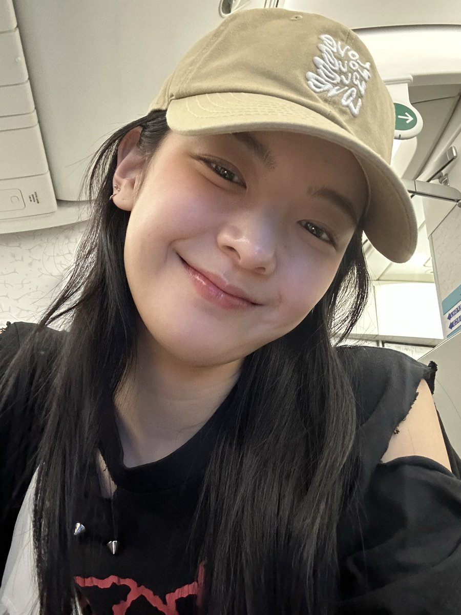 nqtshy's tweet photo. yeji wrote some in my pocket lyrics about her i just Know it https://t.co/JOnUIbO1GG