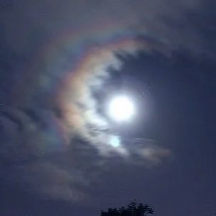 snailover_'s tweet photo. Nature’s ethereal beauty — moonbow. https://t.co/tsDRiQzt0O