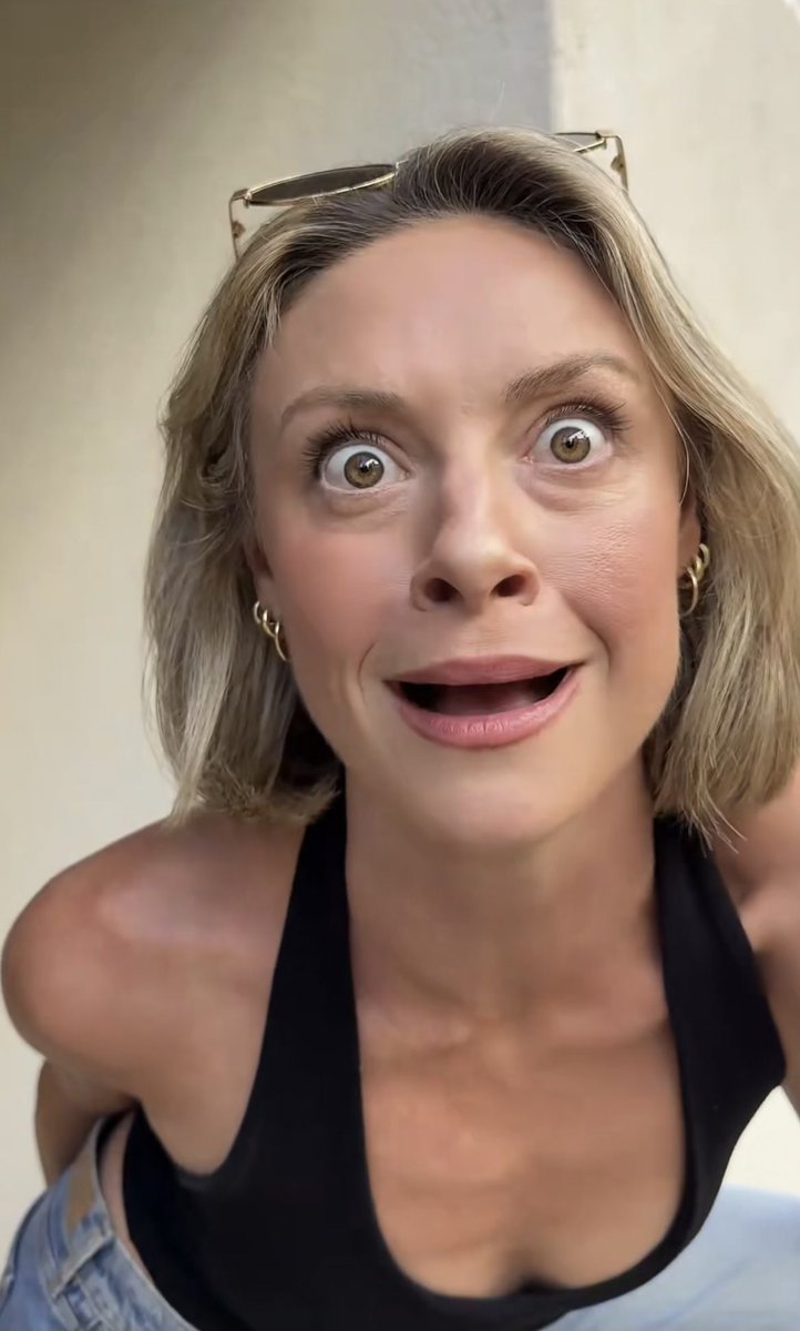 Donniegongetit's tweet photo. #Faceporn #Sydneysmith #bbc #candid https://t.co/KxYNHIORFx