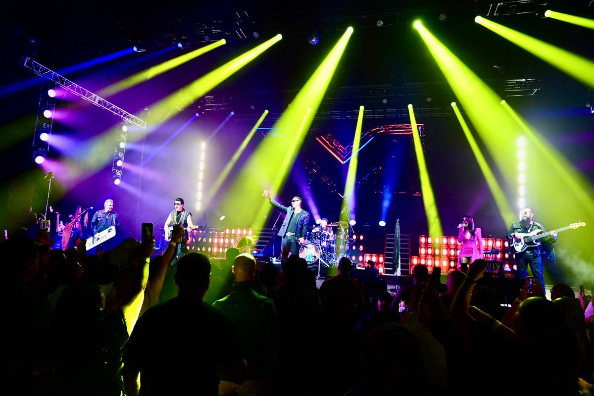 MATUTEmx's tweet photo. CHICAGO, ROSEMONT THEATRE 🇺🇸🤘🏻🔥 https://t.co/D76MgT5IsB