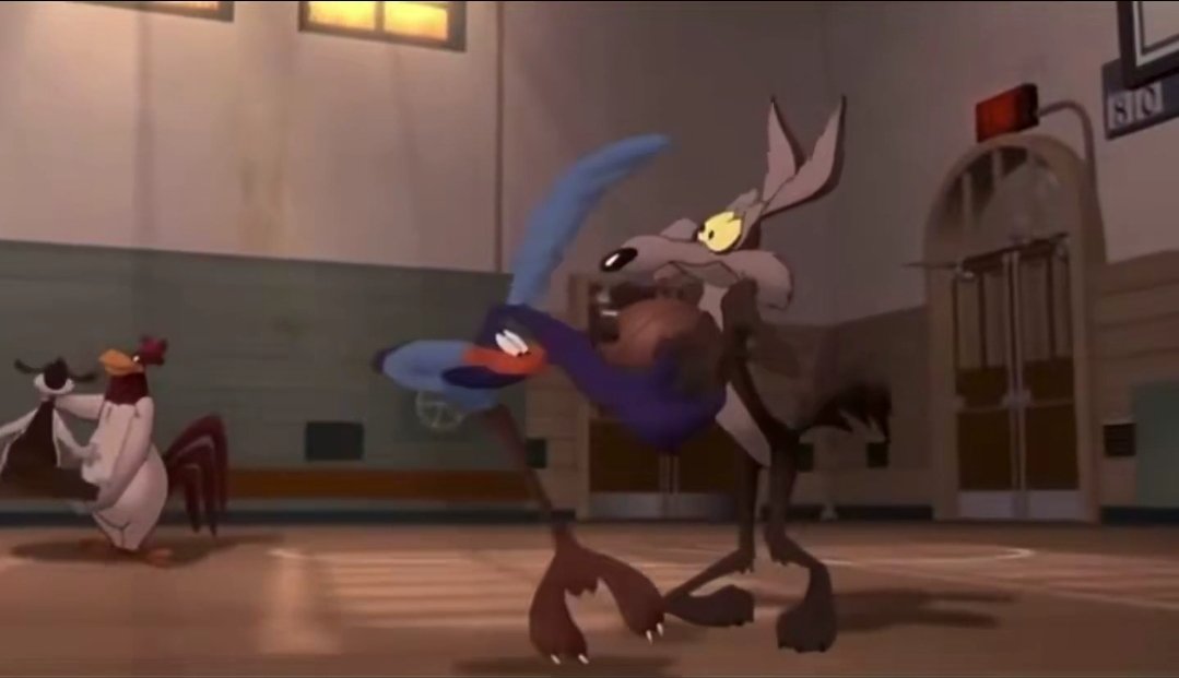 pinacoladarada's tweet photo. What's this freaky bird doing in the background??? 😭 Abusive narcissist judging another toxic bird doing freak stuff with his mate https://t.co/an5r5JLGfy