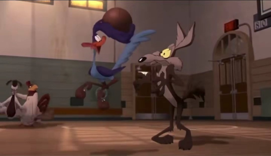pinacoladarada's tweet photo. What's this freaky bird doing in the background??? 😭 Abusive narcissist judging another toxic bird doing freak stuff with his mate https://t.co/an5r5JLGfy