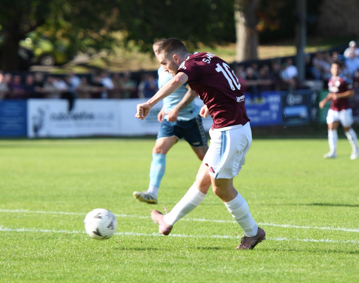 LJPphotos's tweet photo. @FarnhamTownFC v Weston-Super-Mare AFC
FT 3-2
Part 1 ⚽️📸 https://t.co/c5h6yKXxNg