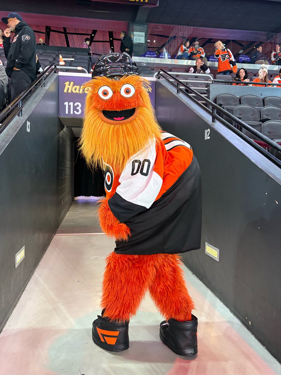 GrittyNHL's tweet photo. no tucks given https://t.co/xN9mmAq5TB