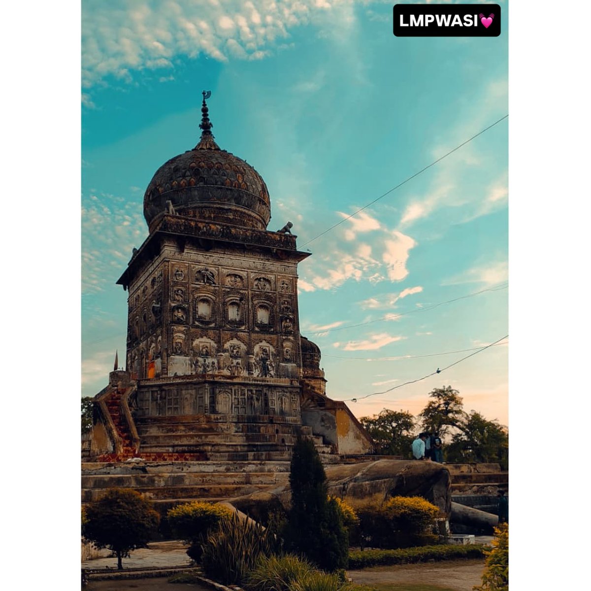 benjaminnganua's tweet photo. Oyal’s Frog Temple is a unique Shiva temple in Uttar Pradesh’s Lakhimpur Kheri district, built on a giant frog and based on Manduka Tantra. Constructed between 1860 and 1870 by Oyal’s former king, it is India’s only temple of its kind. https://t.co/KZ7AXhvIpb