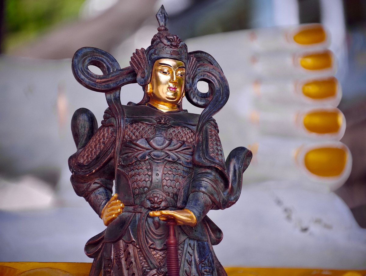 krishna953x's tweet photo. #SkandaBodhisattva #WeituoBodhisattva #DharmaProtector #BuddhistStatue #BuddhistSculpture #Buddhism #BuddhistArt #ReligiousArt #Statue #Sculpture #LeitzPhone #Xiaomi17Ultra #Xiaomi #SmartphonePhotography #MobilePhotography #Photography #fotografia #fotografie #Photographie https://t.co/b2CbC2y9kn