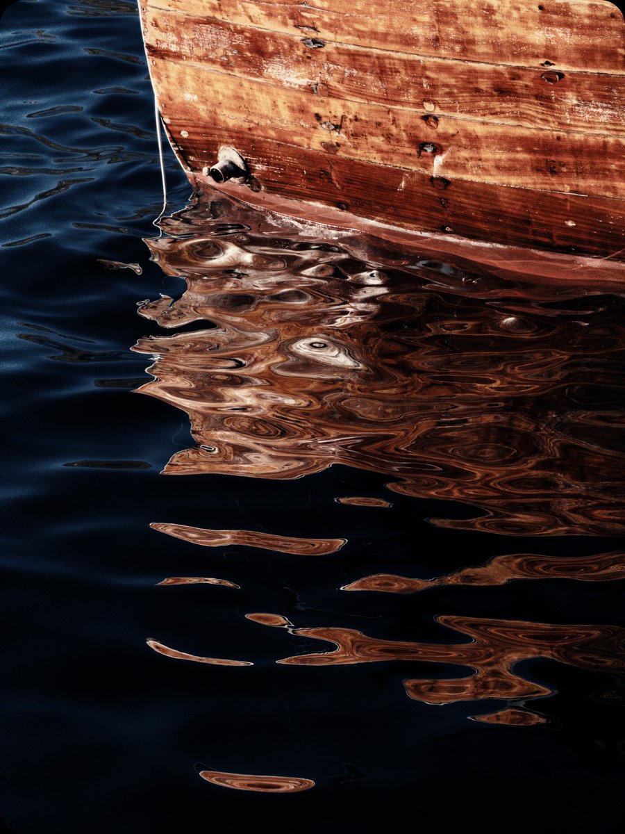 RENIERRA's tweet photo. Below the gunwale. w. @KoloristikaApp https://t.co/YJfFJDmaGX