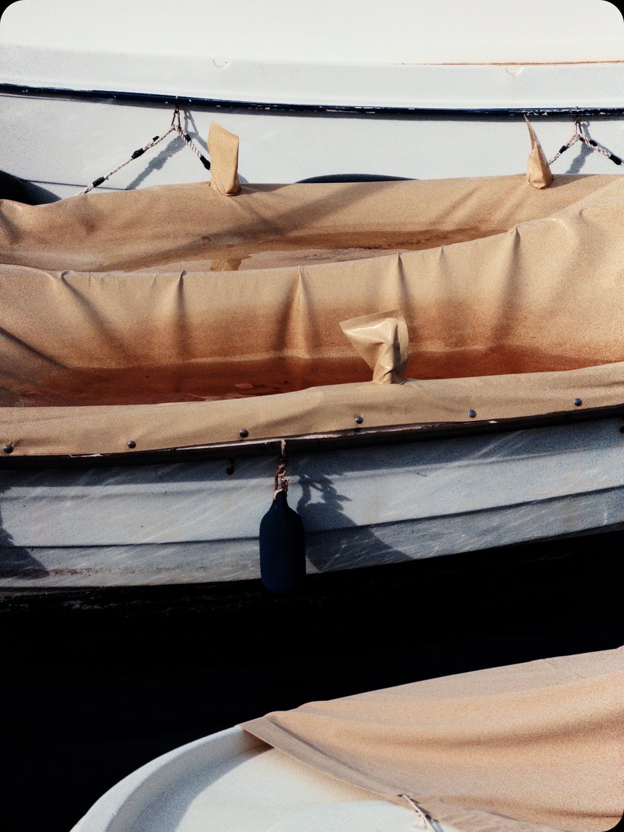 RENIERRA's tweet photo. Below the gunwale. w. @KoloristikaApp https://t.co/YJfFJDmaGX