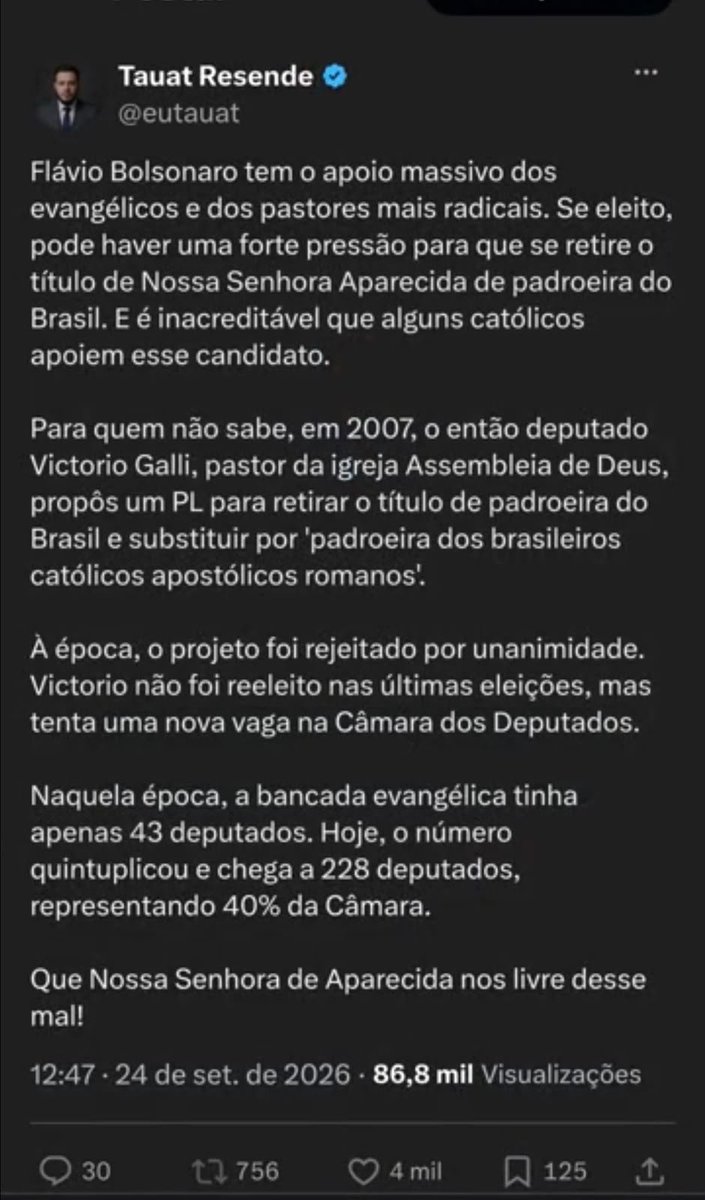 david_agape_'s tweet photo. Atualização.

Horas após a publicação da nossa reportagem, Tauat Augusto da Cunha Resende Oliveira (@eutauat) nos enviou uma notificação extrajudicial. 

Deu 24 horas para A Investigação retirar seu nome, seu vínculo com o Ministério Público do Rio de Janeiro e os links para suas postagens da reportagem.

Vamos manter a reportagem no ar na íntegra. Não vamos nos intimidar.

Não acusamos Tauat de criar o boato nem de comandar as outras contas. Mostramos o que ele publicou: um alerta eleitoral contra Flávio Bolsonaro apoiado num projeto de lei de 2007, rejeitado e arquivado. Mostramos também que a coluna do @JotaInfo vinculou a palavra “rumores” à postagem dele.

Não incluímos dados pessoais. Publicamos o que ele mesmo pôs no debate e o cargo que o Estado lhe atribui. Como funcionário público, seu cargo está sob escrutínio público. Tauat é assessor comissionado da Procuradoria-Geral de Justiça do Rio, designado para prestar assessoramento à 1ª Promotoria Criminal de Barra Mansa, titulada pelo promotor Marcelo Abramovitch. 

Sua notificação extrajudicial nos alertou para outro fato relevante. Outra publicação de sua conta foi incluída na lista da decisão de André Mendonça que ordenou a retirada de postagens da campanha fake contra @FlavioBolsonaro sobre a ameaça ao título de Nossa Senhora Aparecida. 

Como advogado e assessor do MPRJ (@MP_RJ), Tauat deveria saber que pode apresentar sua versão e seu contraponto. Algo que incluímos na reportagem. Exigir que apaguemos sua identidade de uma apuração sobre suas próprias manifestações públicas é censura.

Depois da repercussão, tanto o perfil de Tauat quanto o de WagLegal no X foram deletados. As postagens e os documentos que embasam nossa reportagem continuam registrados.

PS: os tuítes de Tauat foram feitos às 12:47 e 14:01 de uma sexta-feira. Fazendo politicagem em horário de expediente 🧐?

Leia em A Investigação! 

https://t.co/5dUW2bY5T7