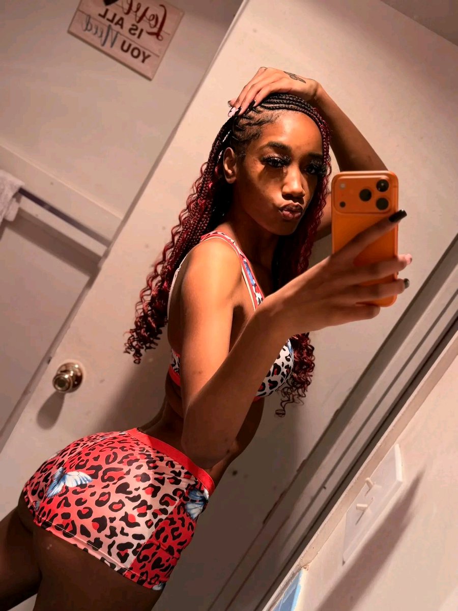 niacarrter's tweet photo. y'all say hi to lil mama 🥵❤ https://t.co/5XTCXtmLrF