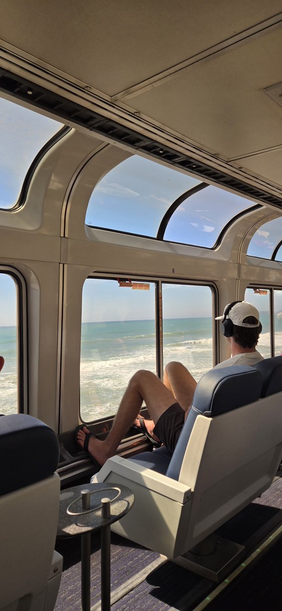 marxling's tweet photo. Blessed to have the observation car on the Pacific Surfliner https://t.co/psm8EwkQaC
