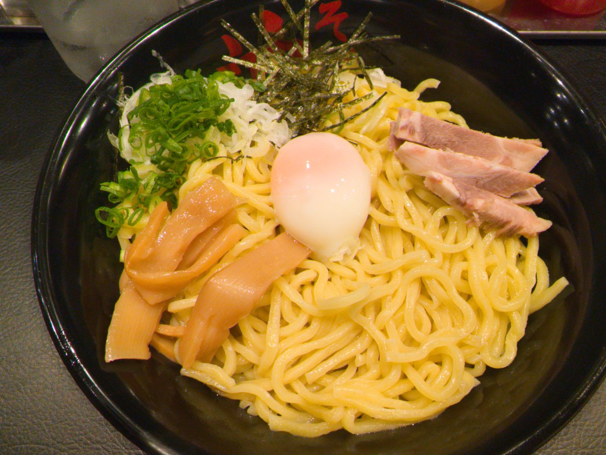 CrownTokan's tweet photo. これは深夜に食べてきたW盛 https://t.co/M0KJoZw0XX