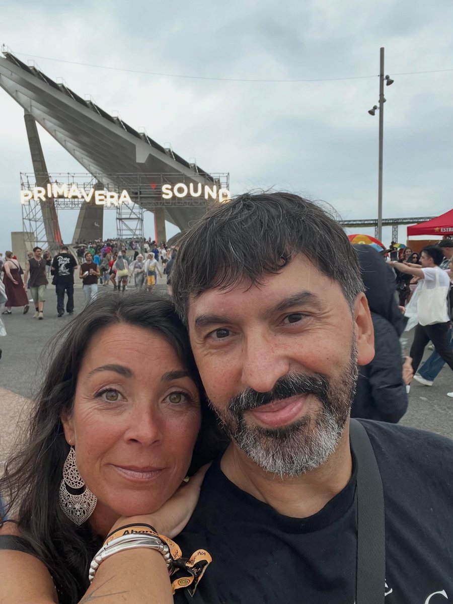 sofiawalkerb819's tweet photo. Selfies with my Primavera headliners to cure the festival’s emotional hangover. You’re not all here—sorry, I never learn. https://t.co/nYF8LGTCY7